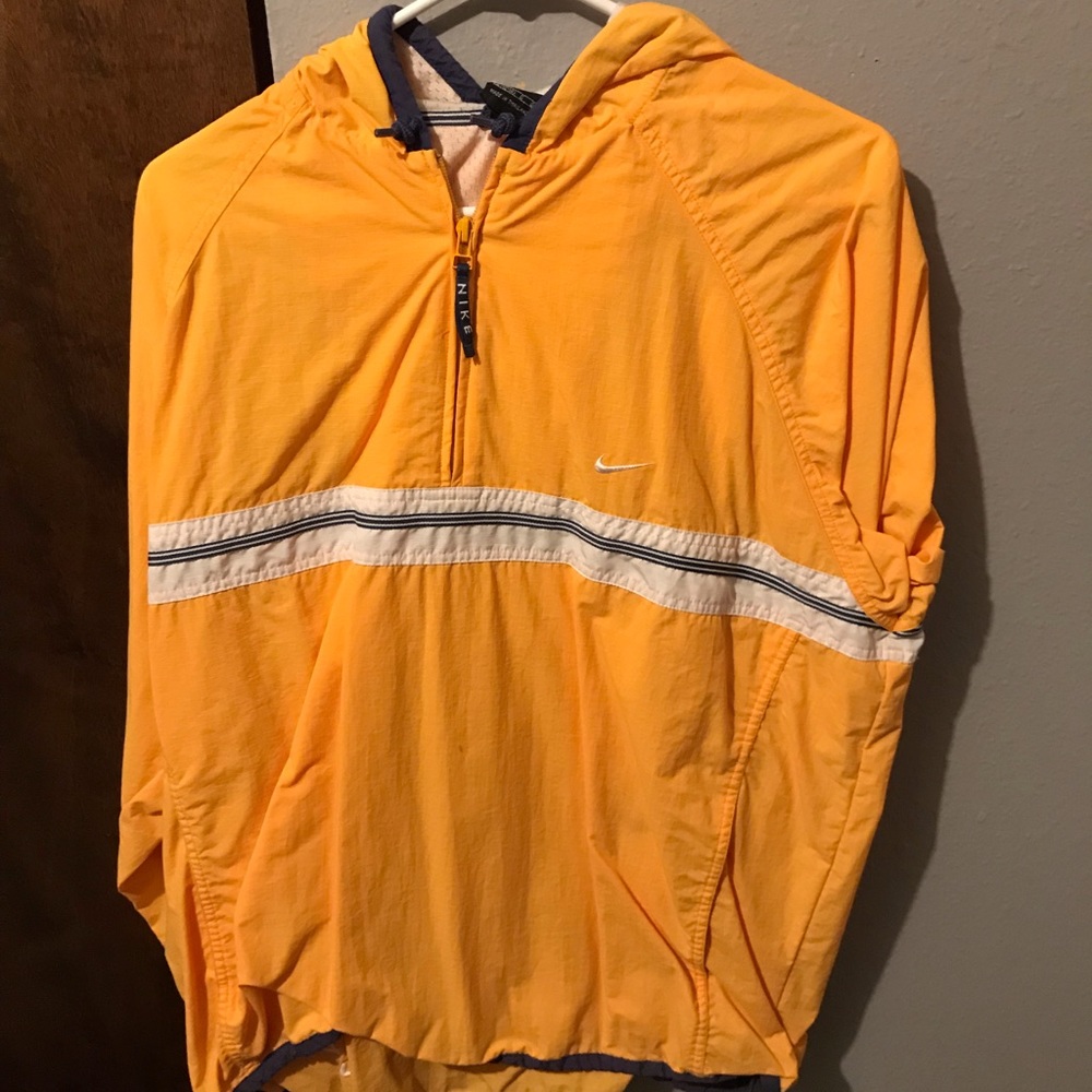 VINTAGE NIKE WINDBREAKER